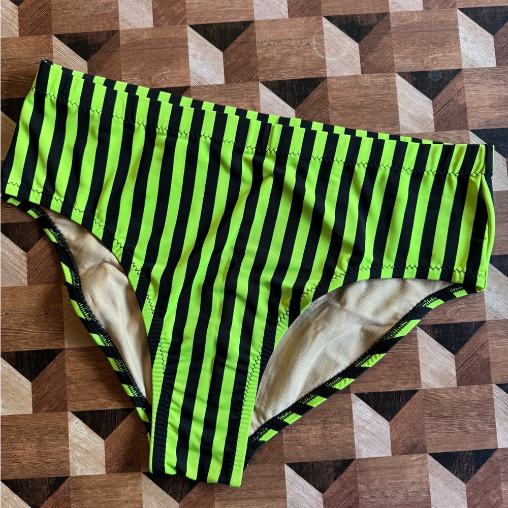 Moldie Goldies Scorpio Swim Bottoms L